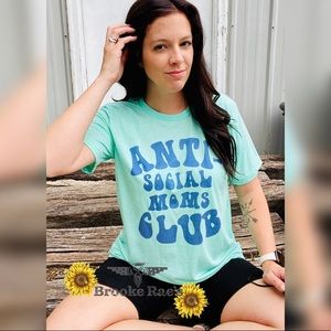 Anti Social Moms Club * Basic Tee